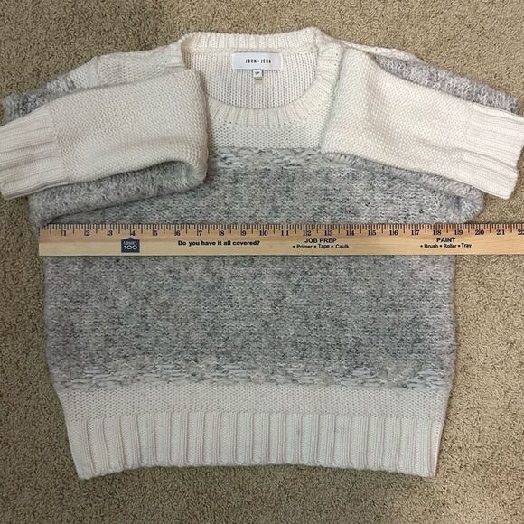 John + Jenn fuzzy gray cream wool blend sweater size S - Picture 7 of 8